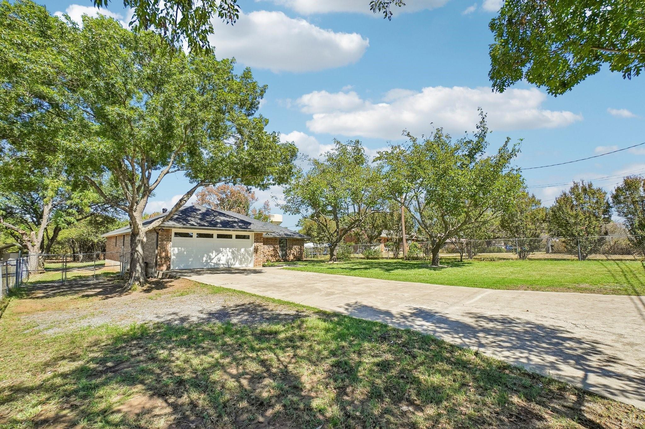 Mitchell Saxon Rd, Fort Worth, TX 76140