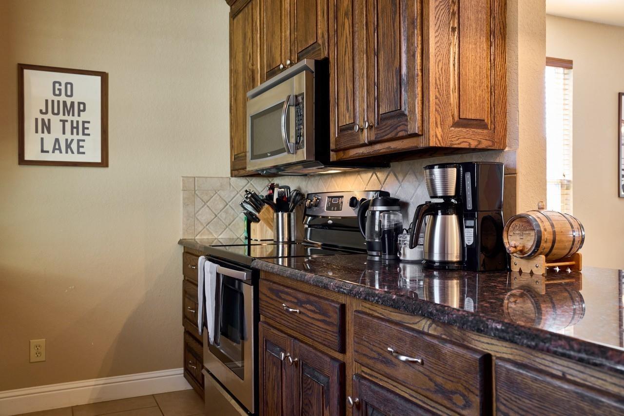 Oak Hills Dr, Mabank, TX 75156