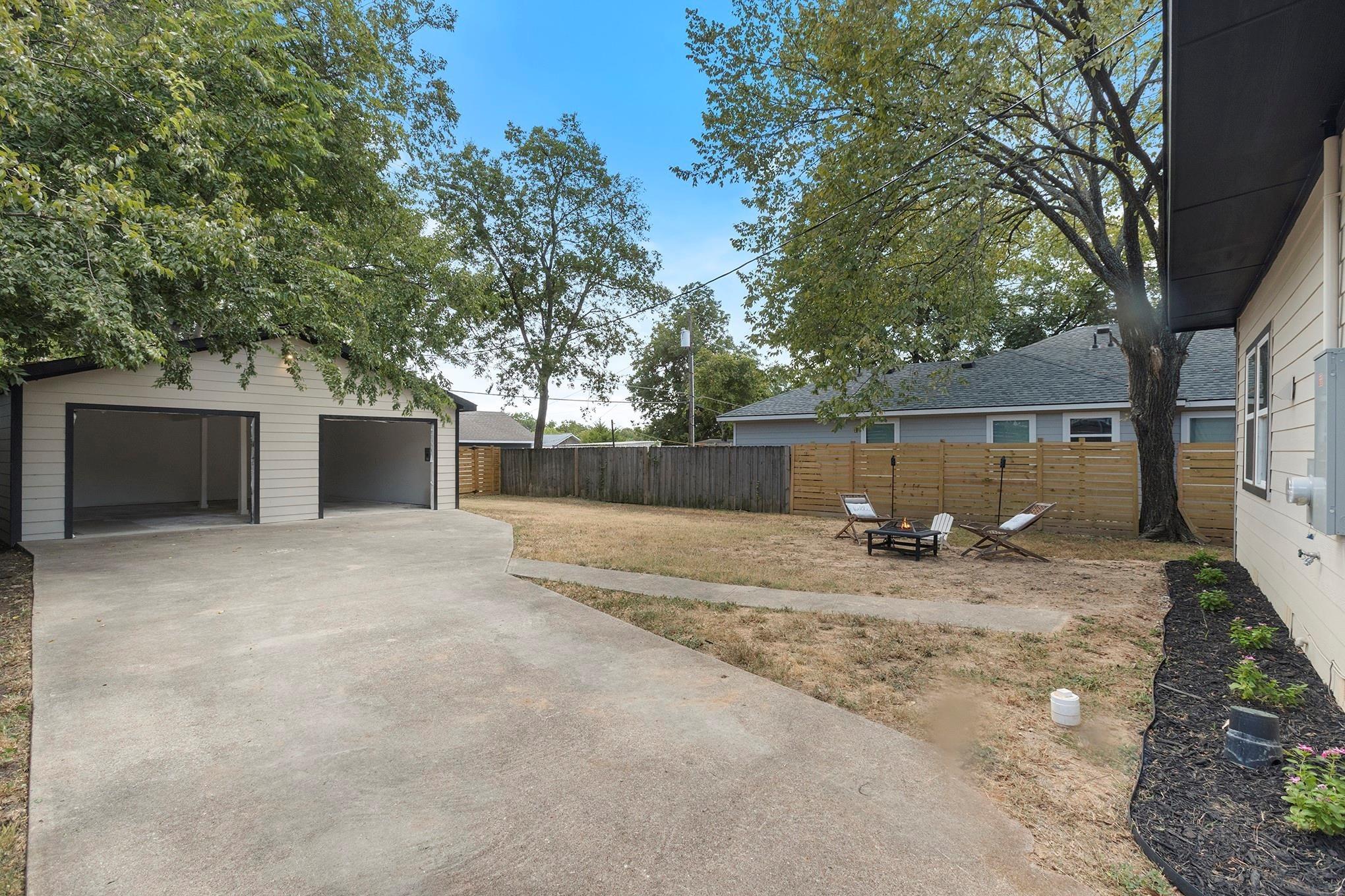 S Montreal Ave, Dallas, TX 75208
