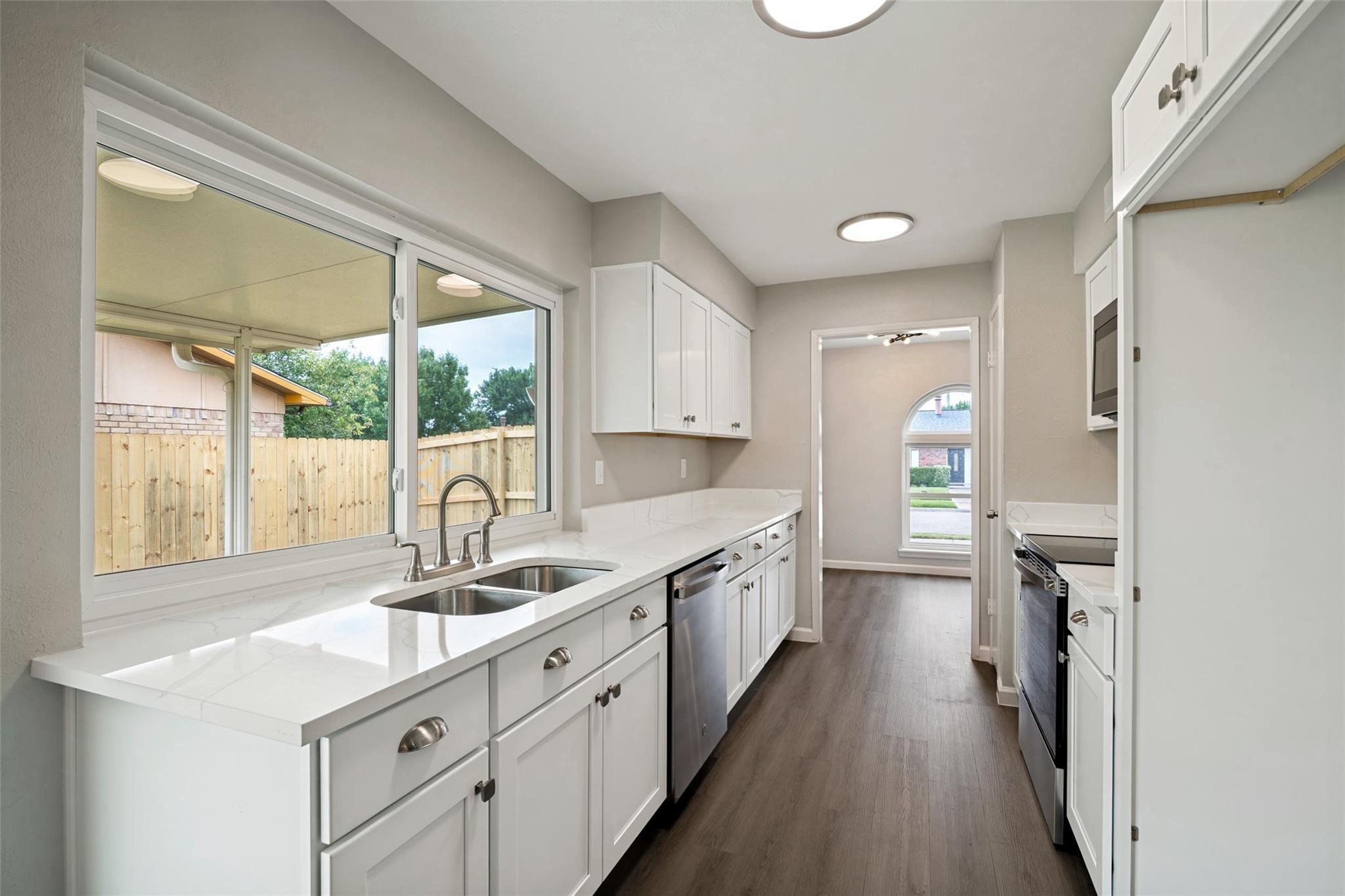 Flagstone Dr, Garland, TX 75044