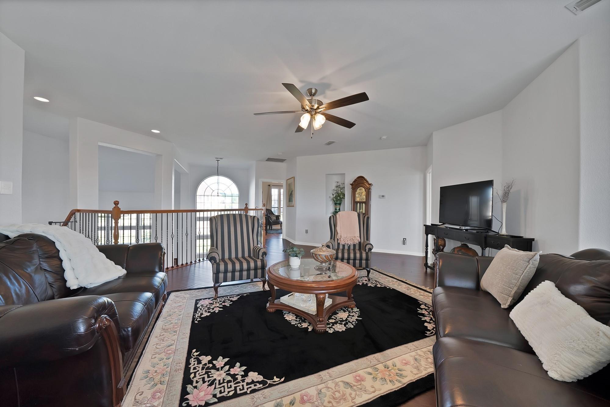 Mustang Ct, Cedar Hill, TX 75104