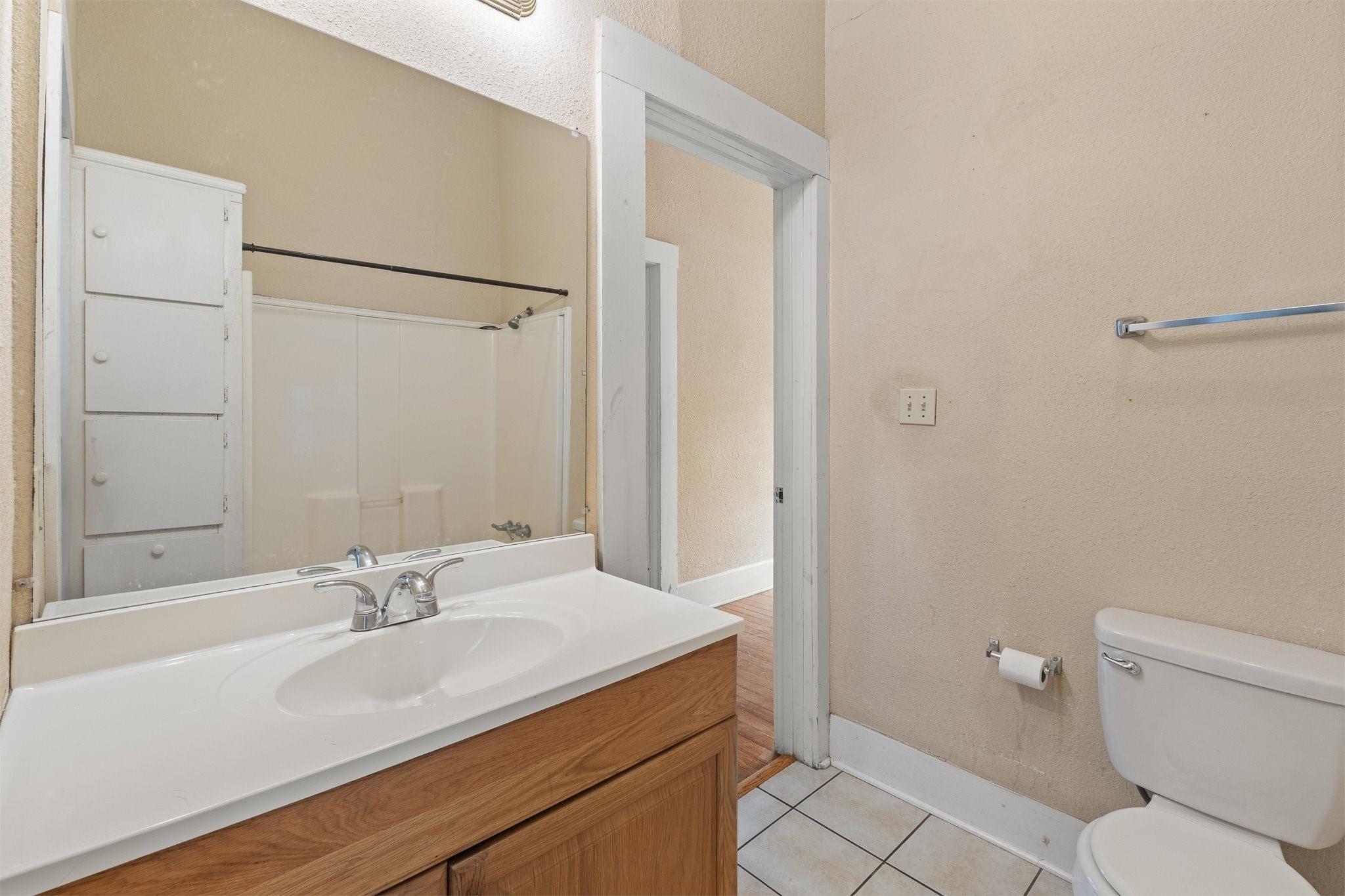 N Robinson St, Cleburne, TX 76031