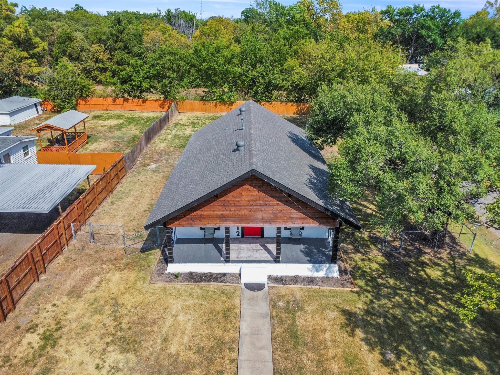 Earl St, Commerce, TX 75428
