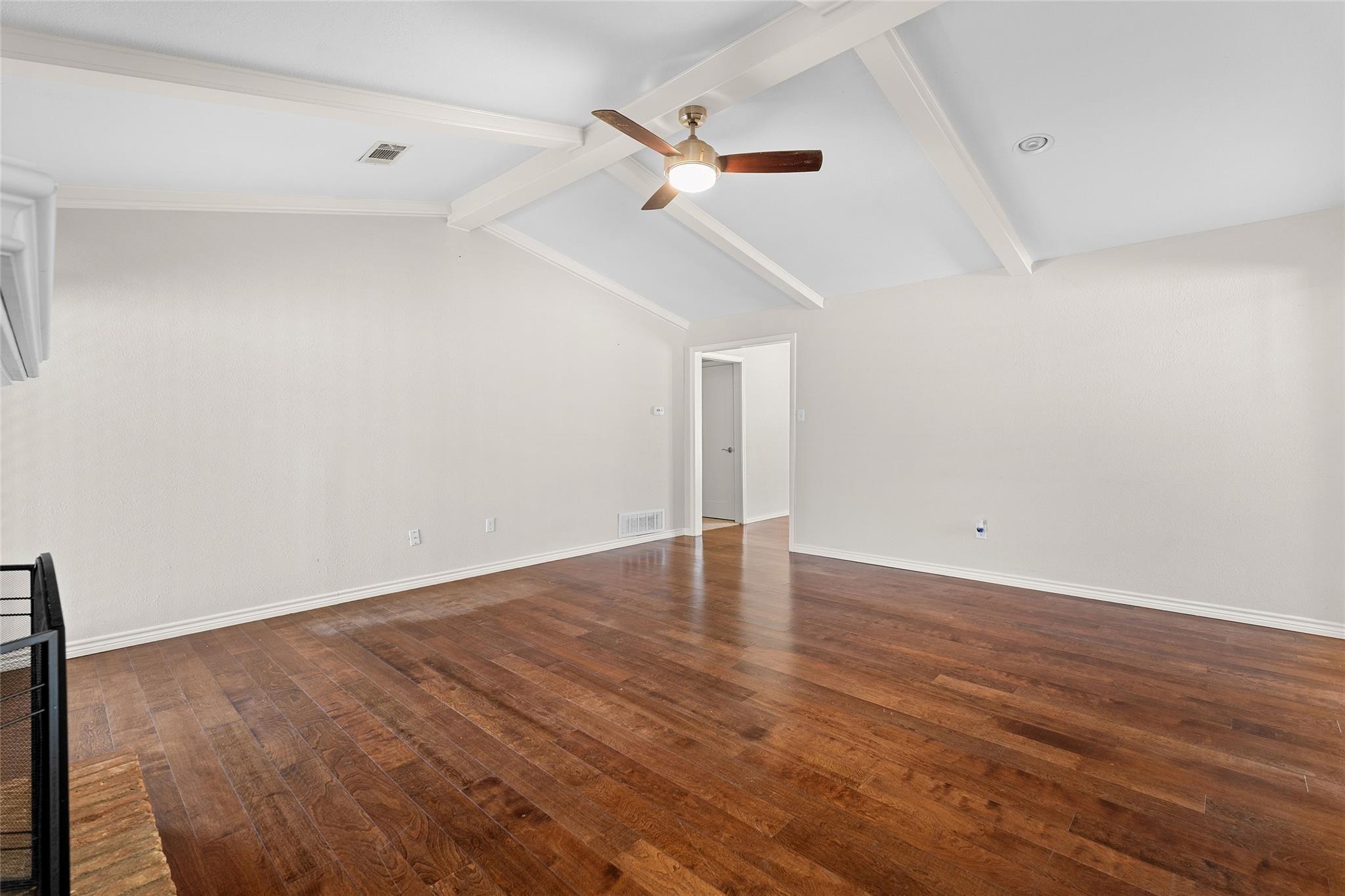Pickrell Dr, Dallas, TX 75227