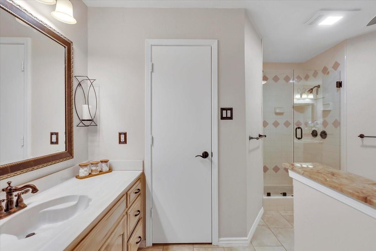 Berkshire Ct, Roanoke, TX 76262