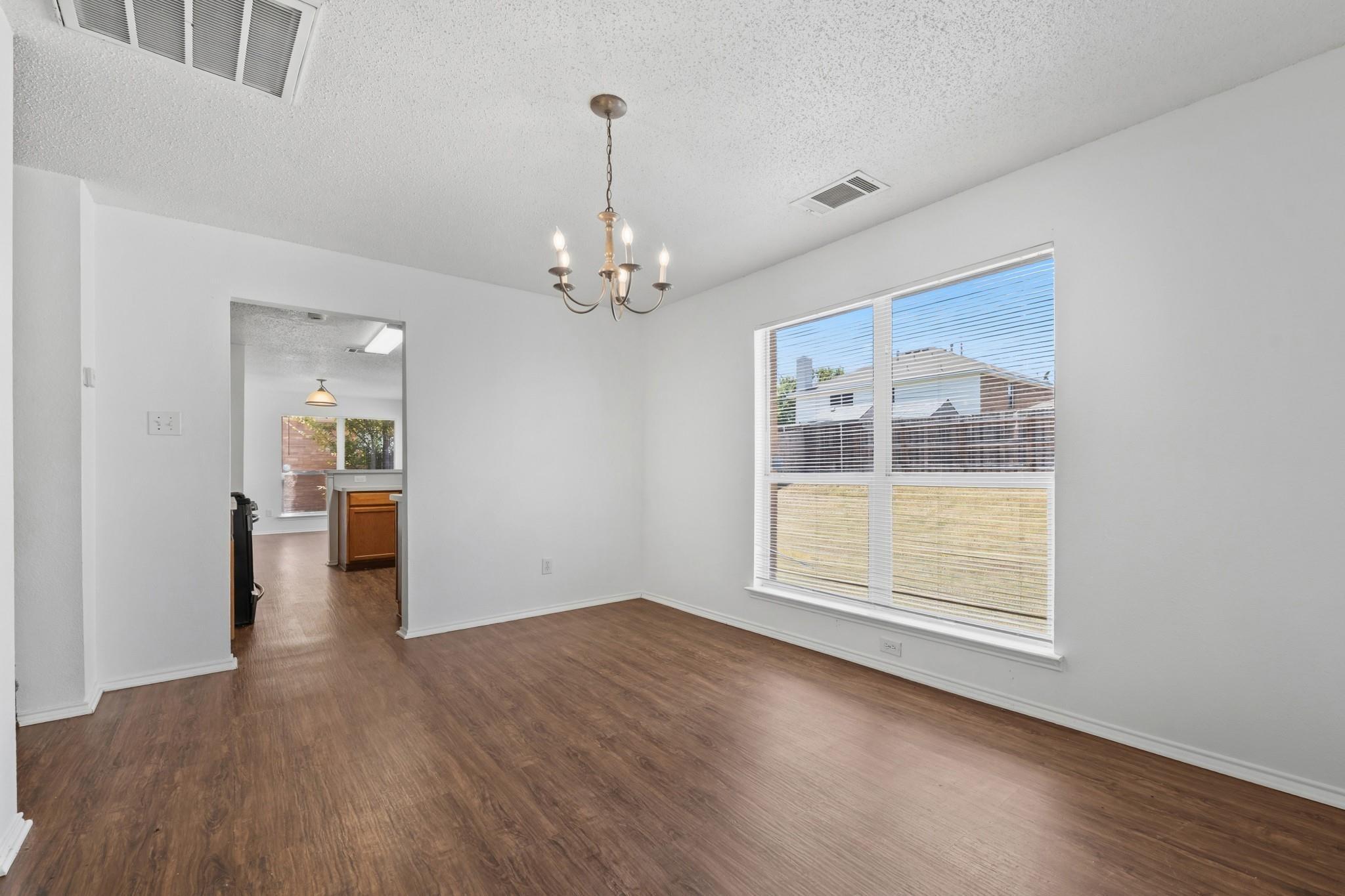 Island Wren Dr, Mesquite, TX 75181