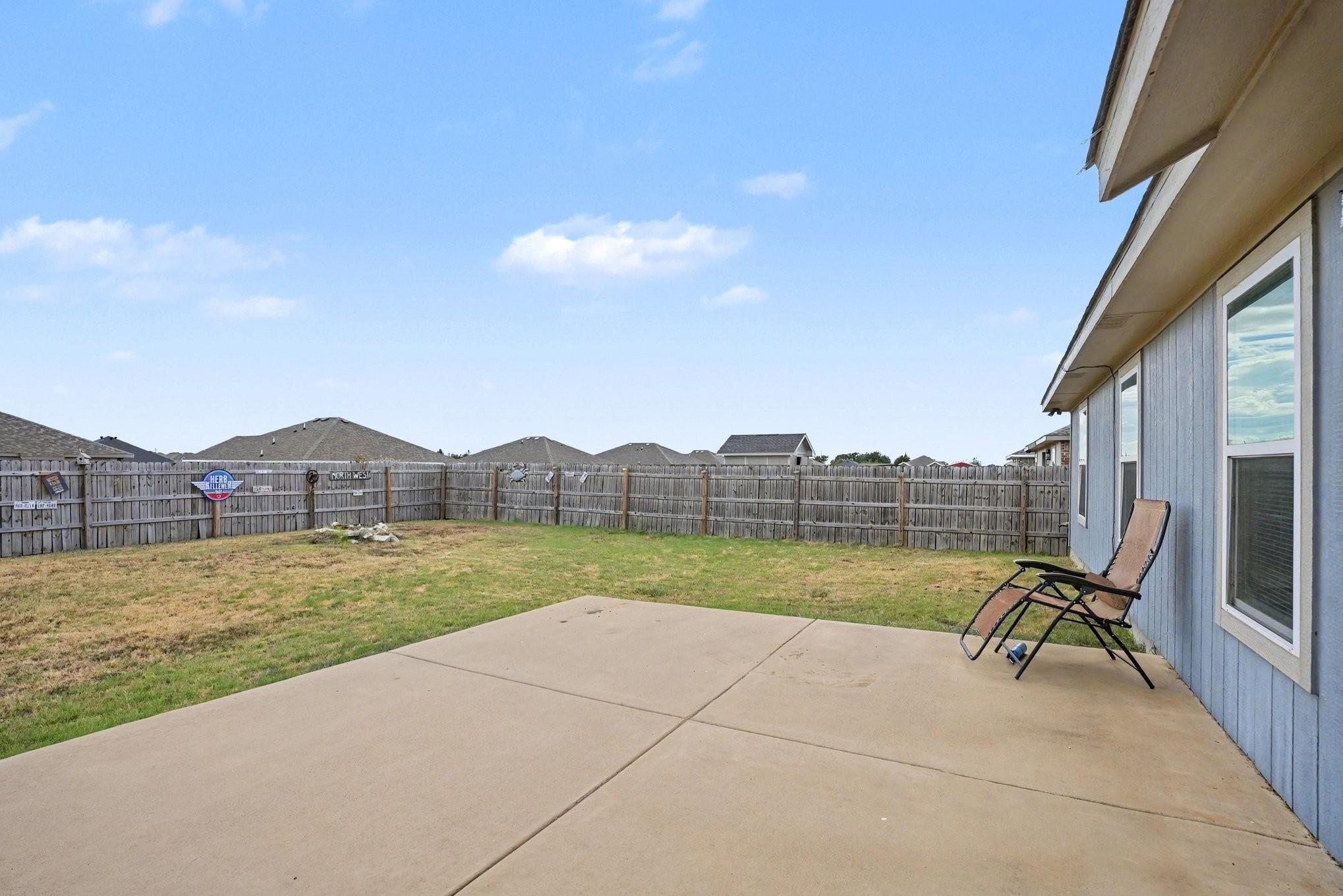 Abigail Ln, Mabank, TX 75147