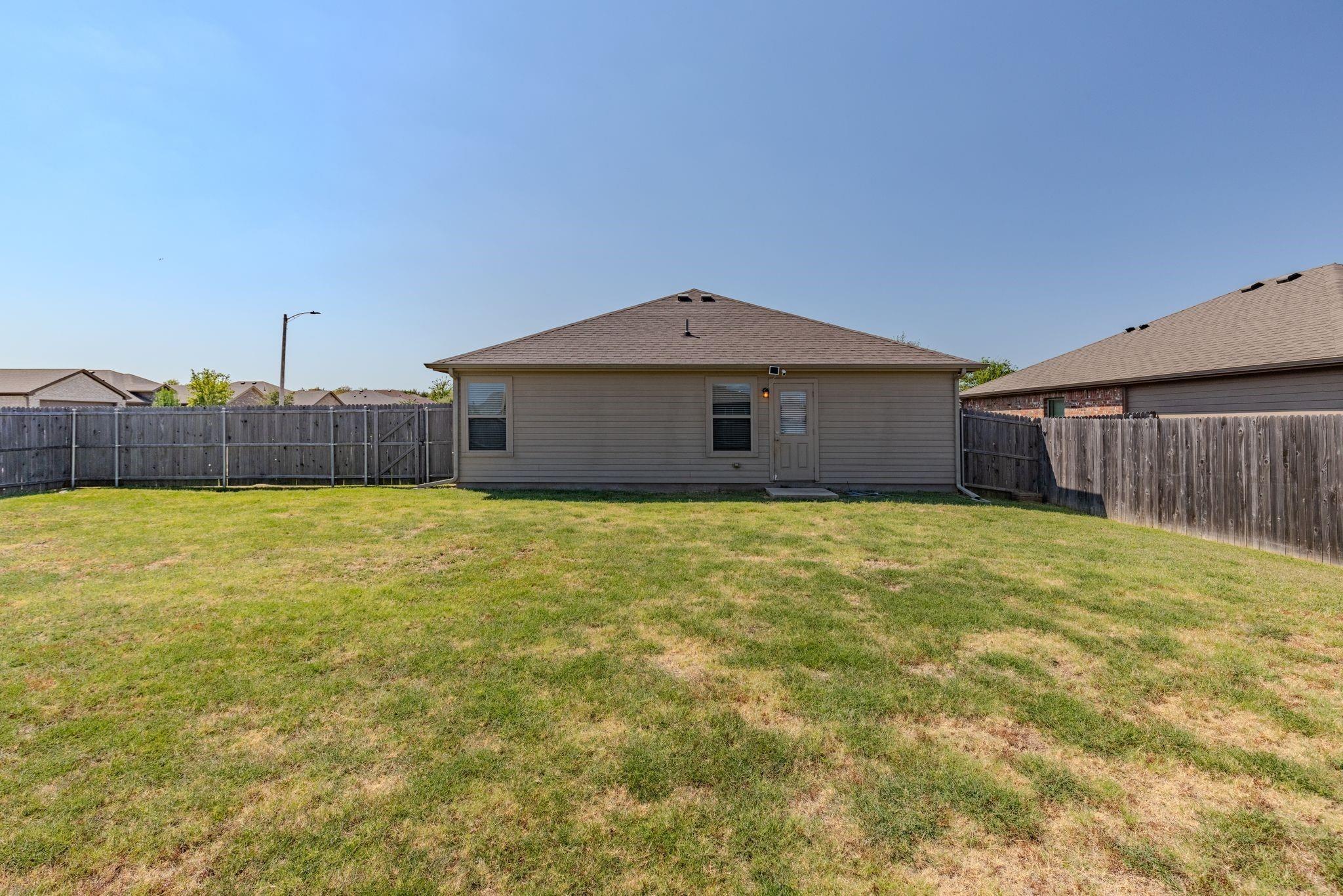 Warringwood Dr, Greenville, TX 75402