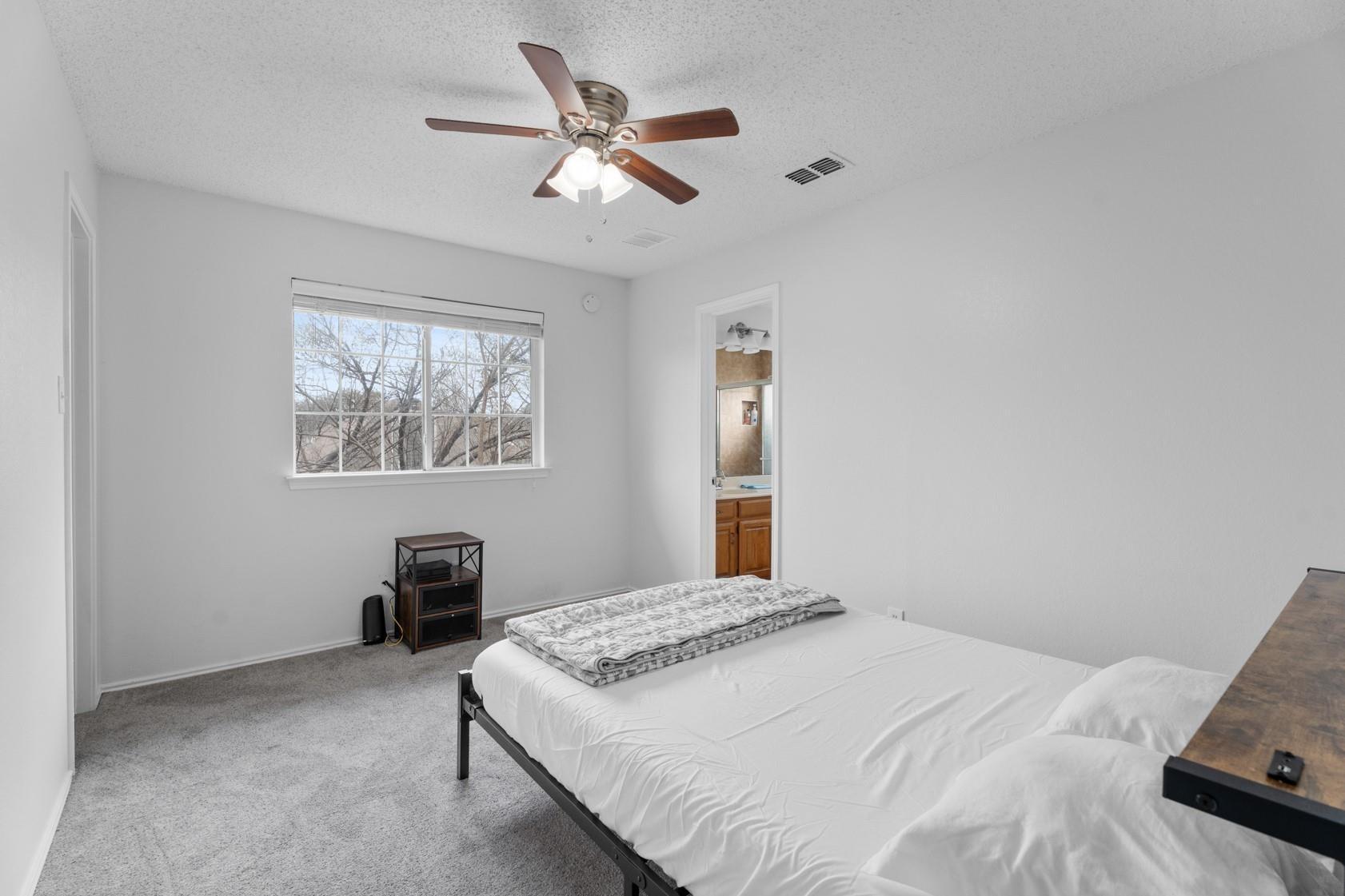 Whispering Cove Cir, Garland, TX 75044