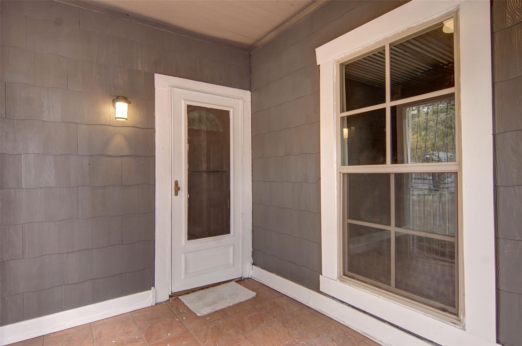 Canton Dr, Fort Worth, TX 76112