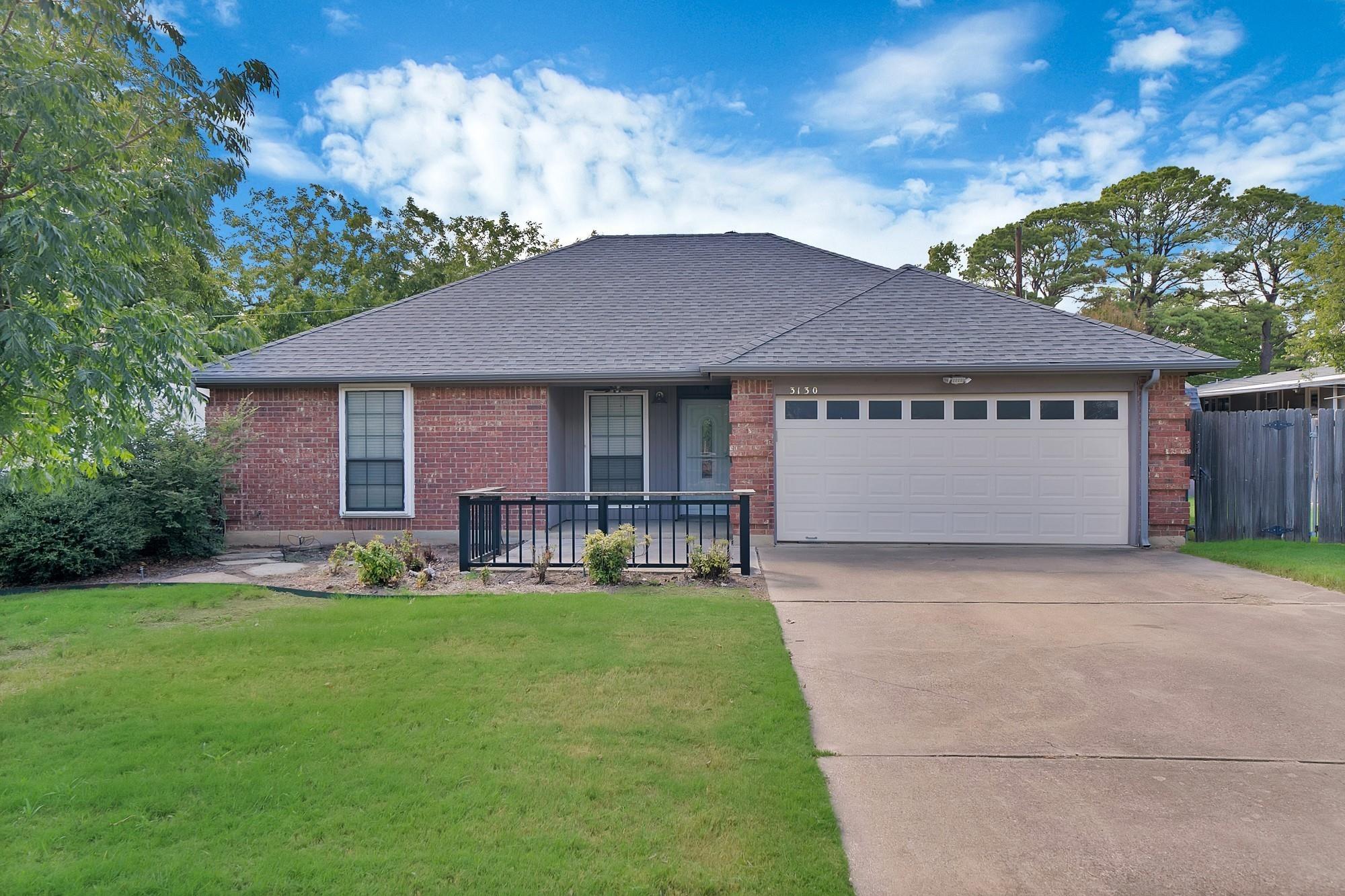 Jewell Dr, Arlington, TX 76016
