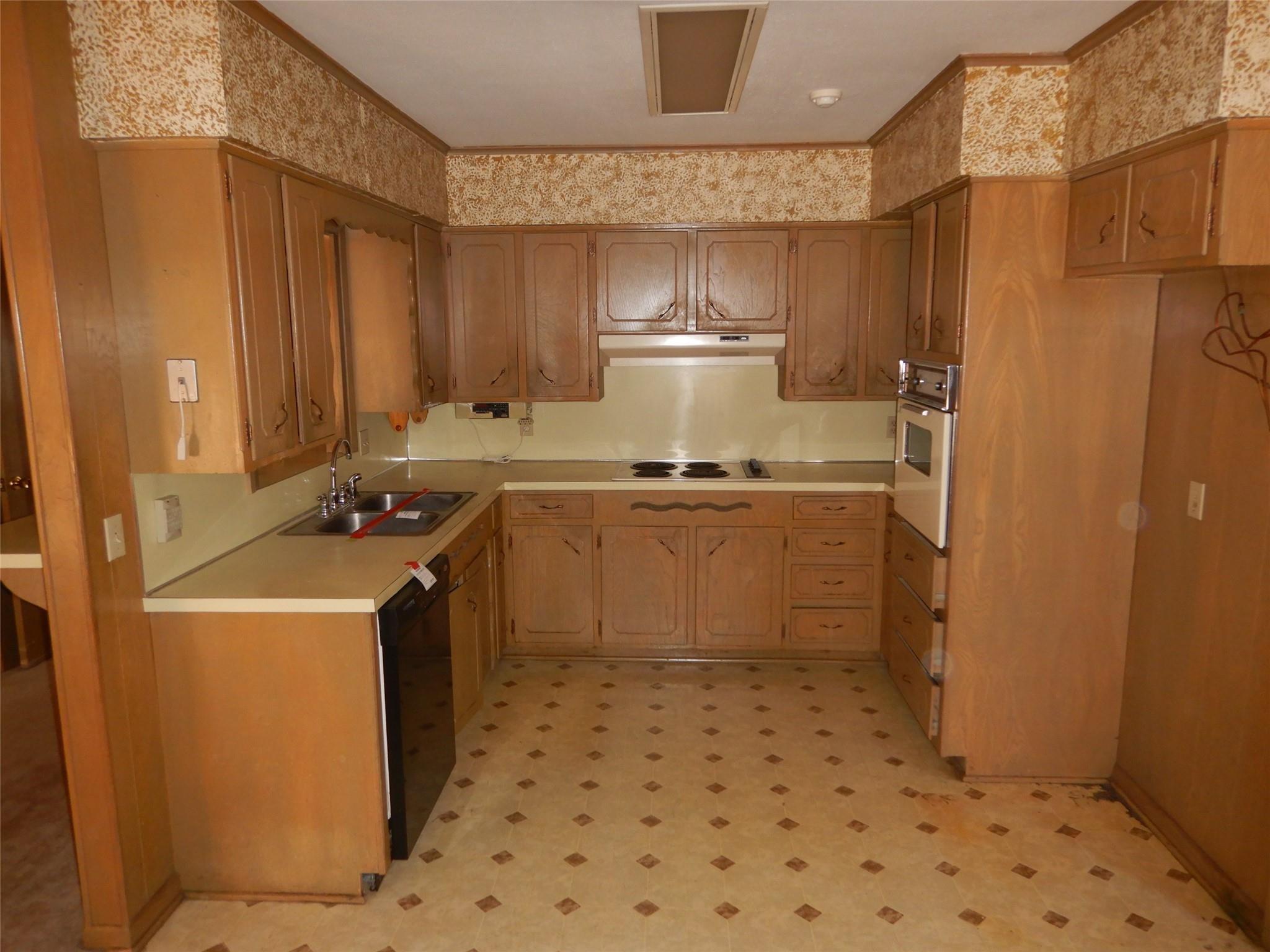 Delores Dr, Shreveport, LA 71118