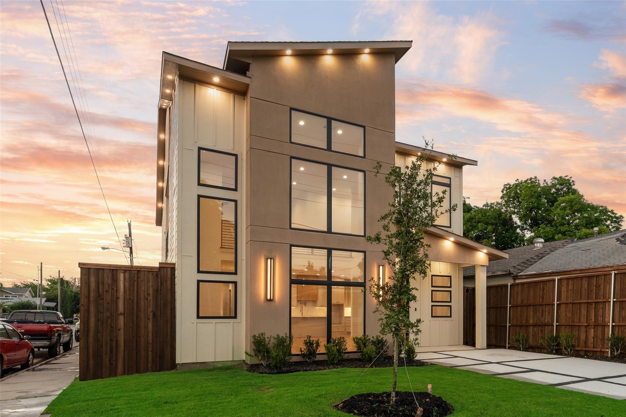 Dennison St, Dallas, TX 75212