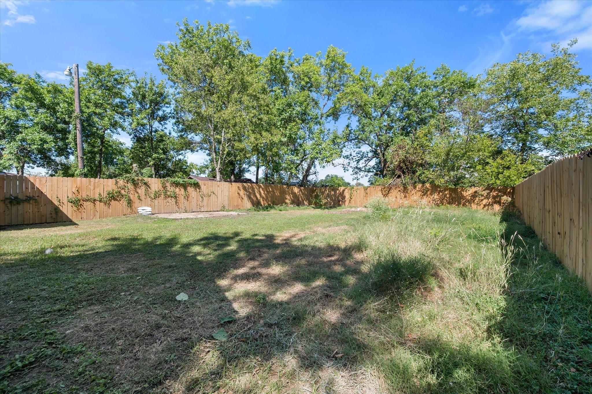 Alice St, Mexia, TX 76667