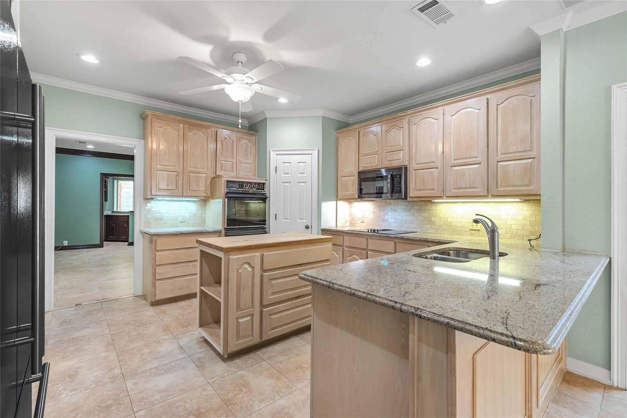 Creekside Dr, Greenville, TX 75402