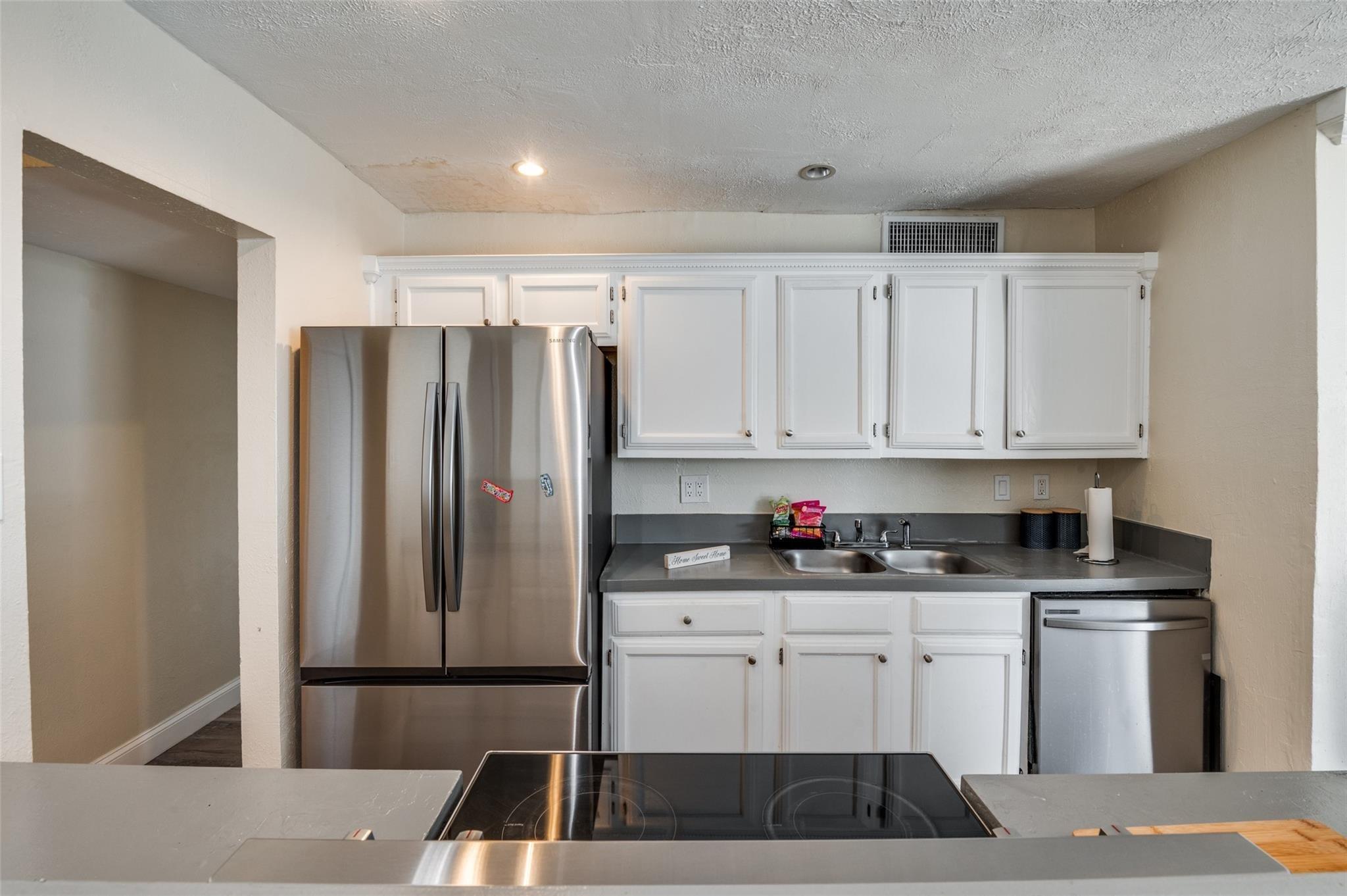 Red Maple Dr, Dallas, TX 75249