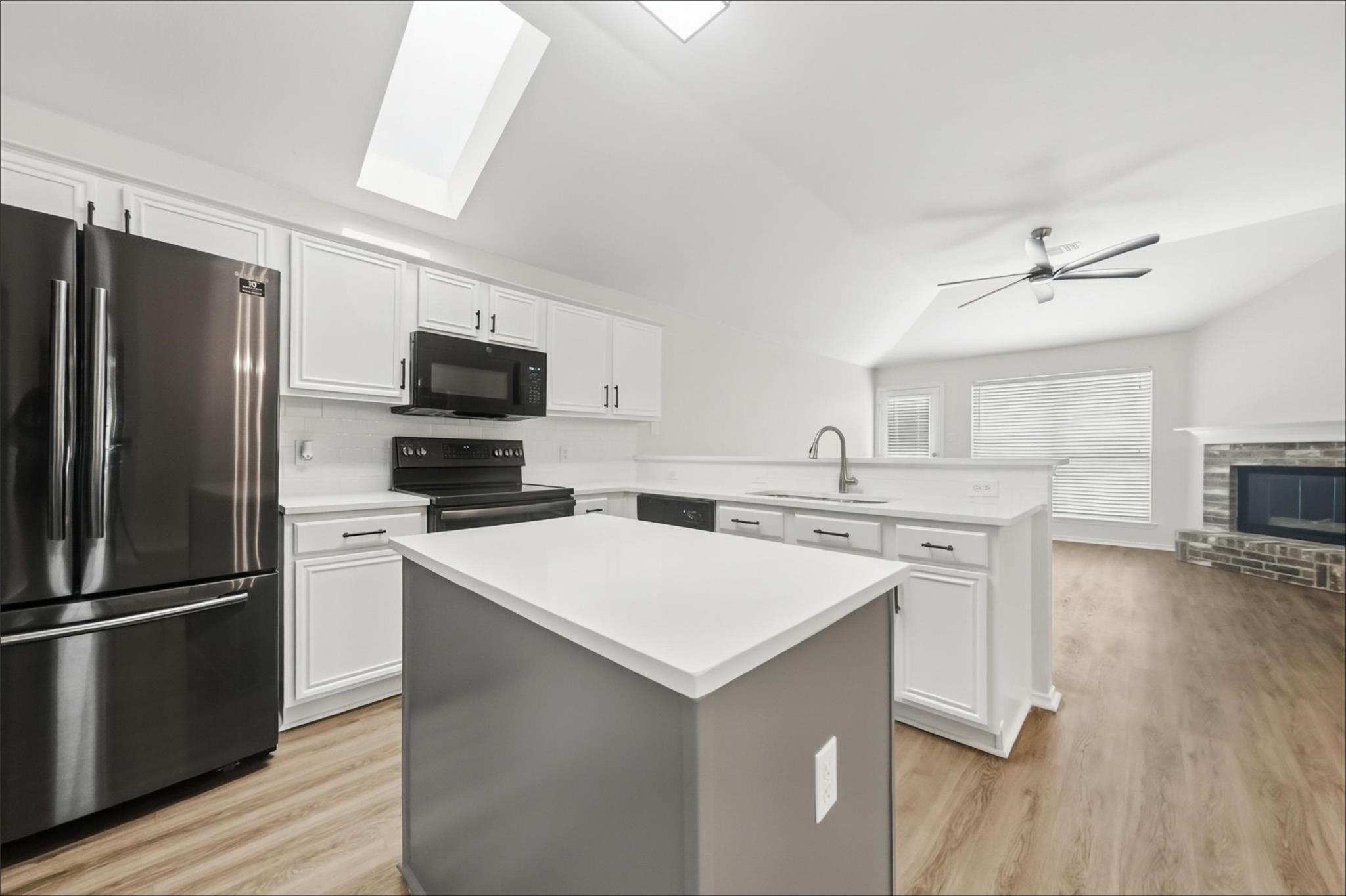 Fossil Hill Dr, Arlington, TX 76002