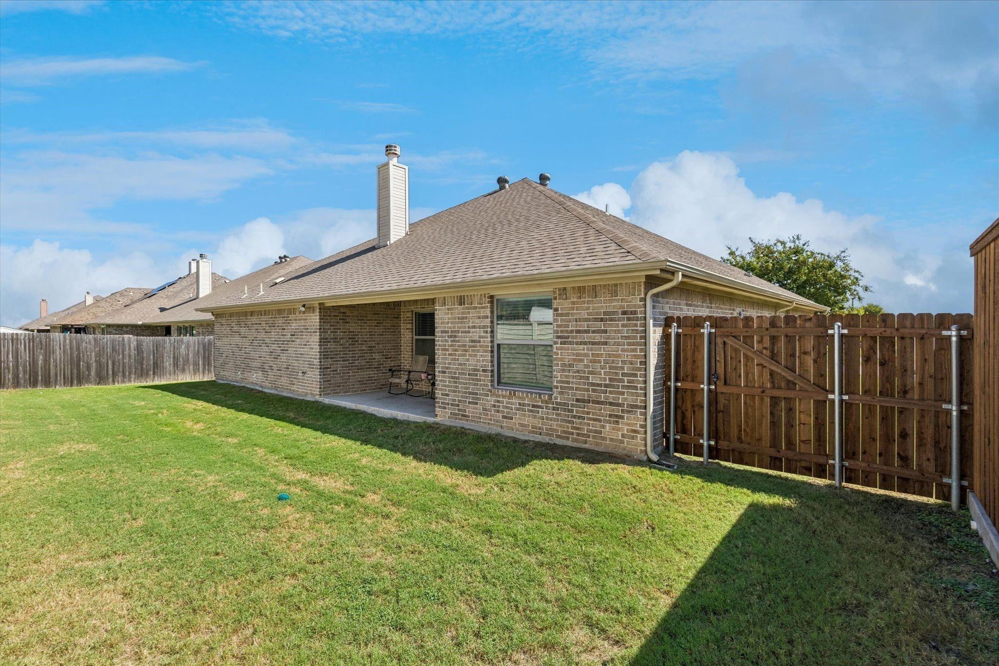 Loving Trl, Justin, TX 76247