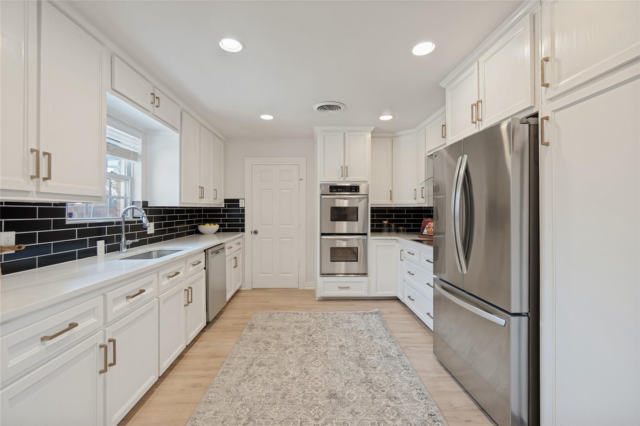 Knott Pl, Dallas, TX 75208