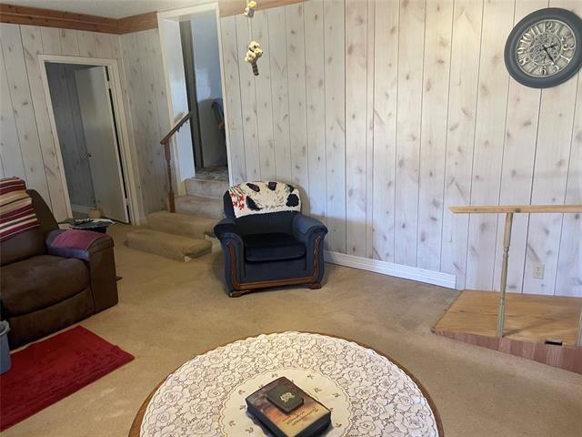 N Harvey St, Breckenridge, TX 76424