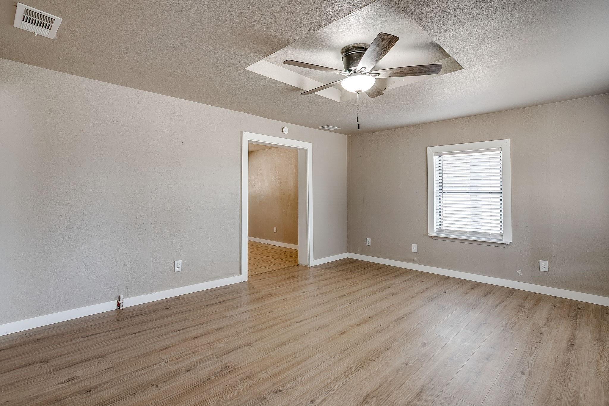 Jameson St, Weatherford, TX 76086