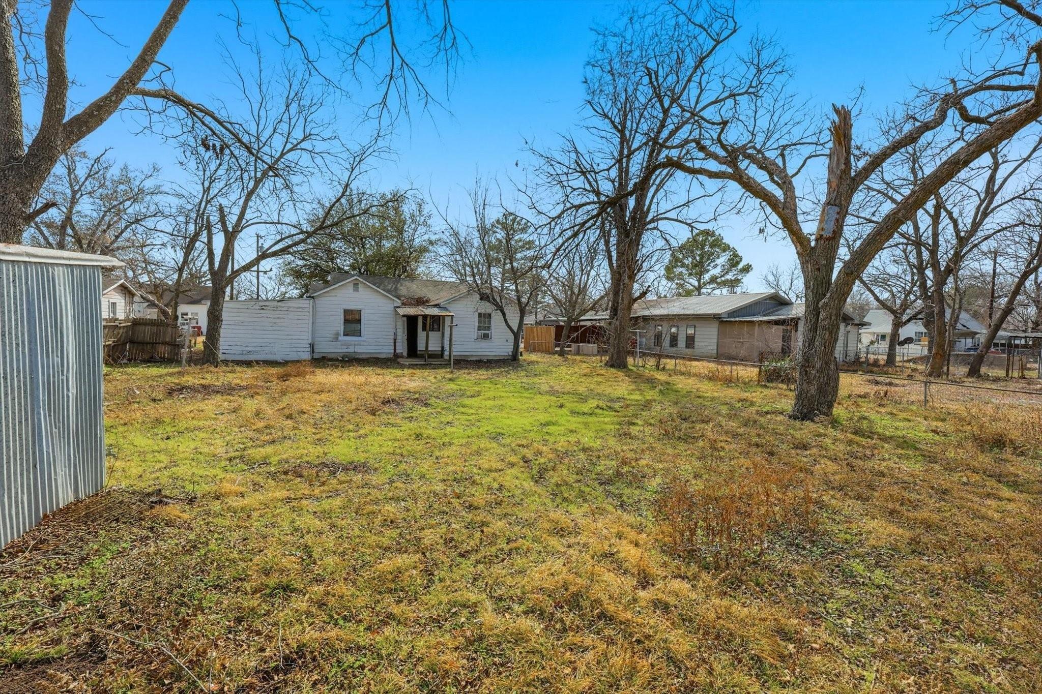 E 14th St, Bonham, TX 75418
