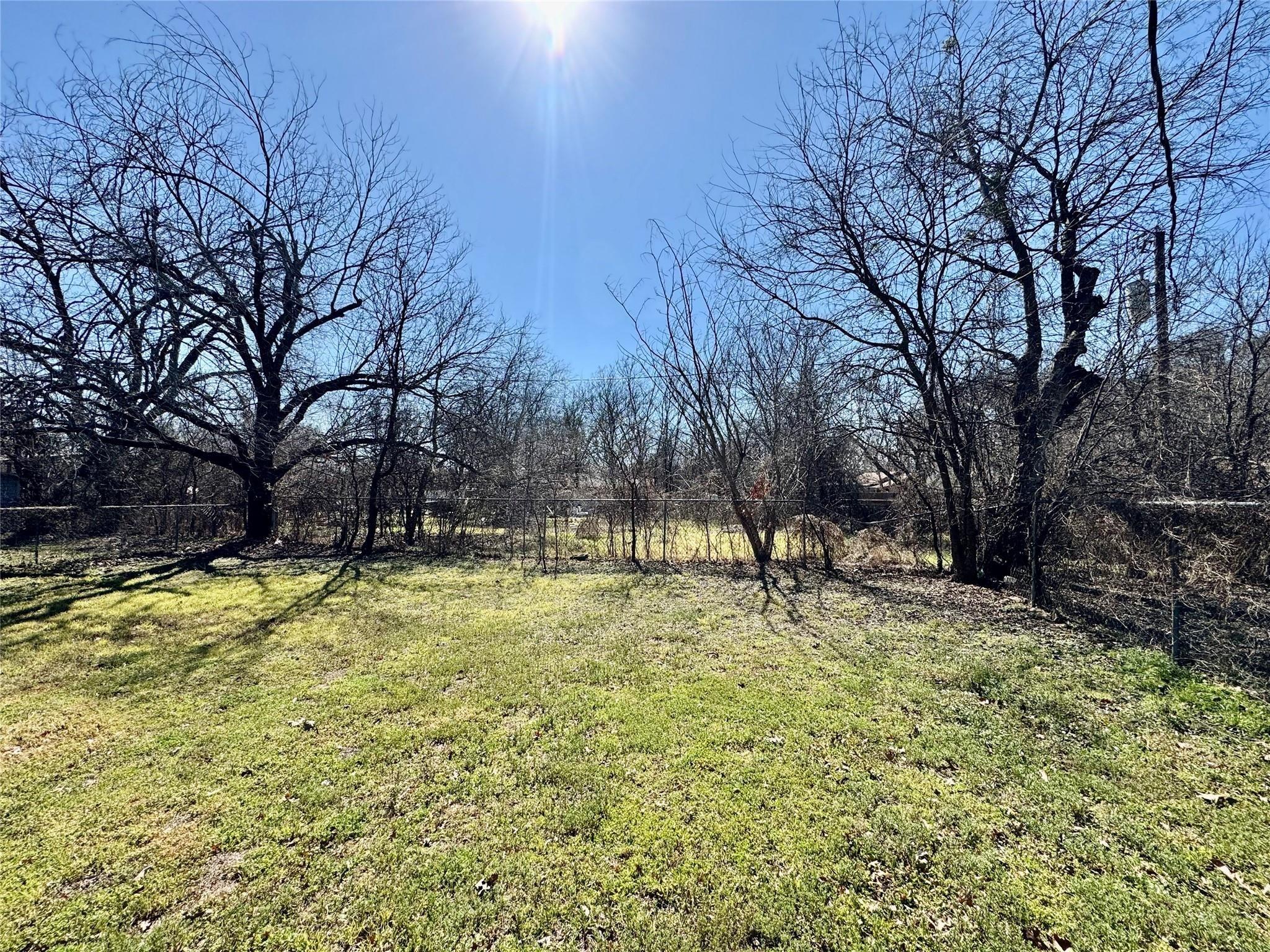 W Arnold St, Granbury, TX 76048
