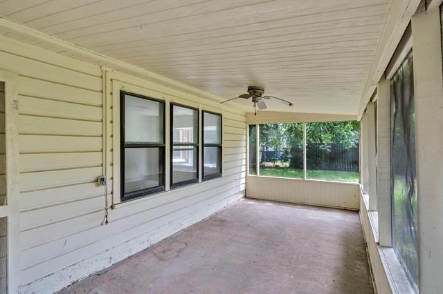 E Tennie St, Gainesville, TX 76240