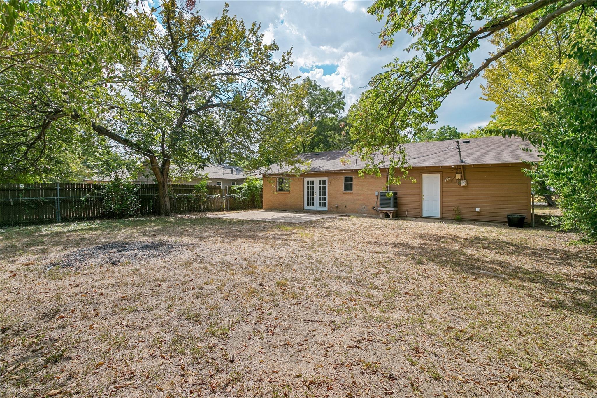 Christie Ave, Fort Worth, TX 76140
