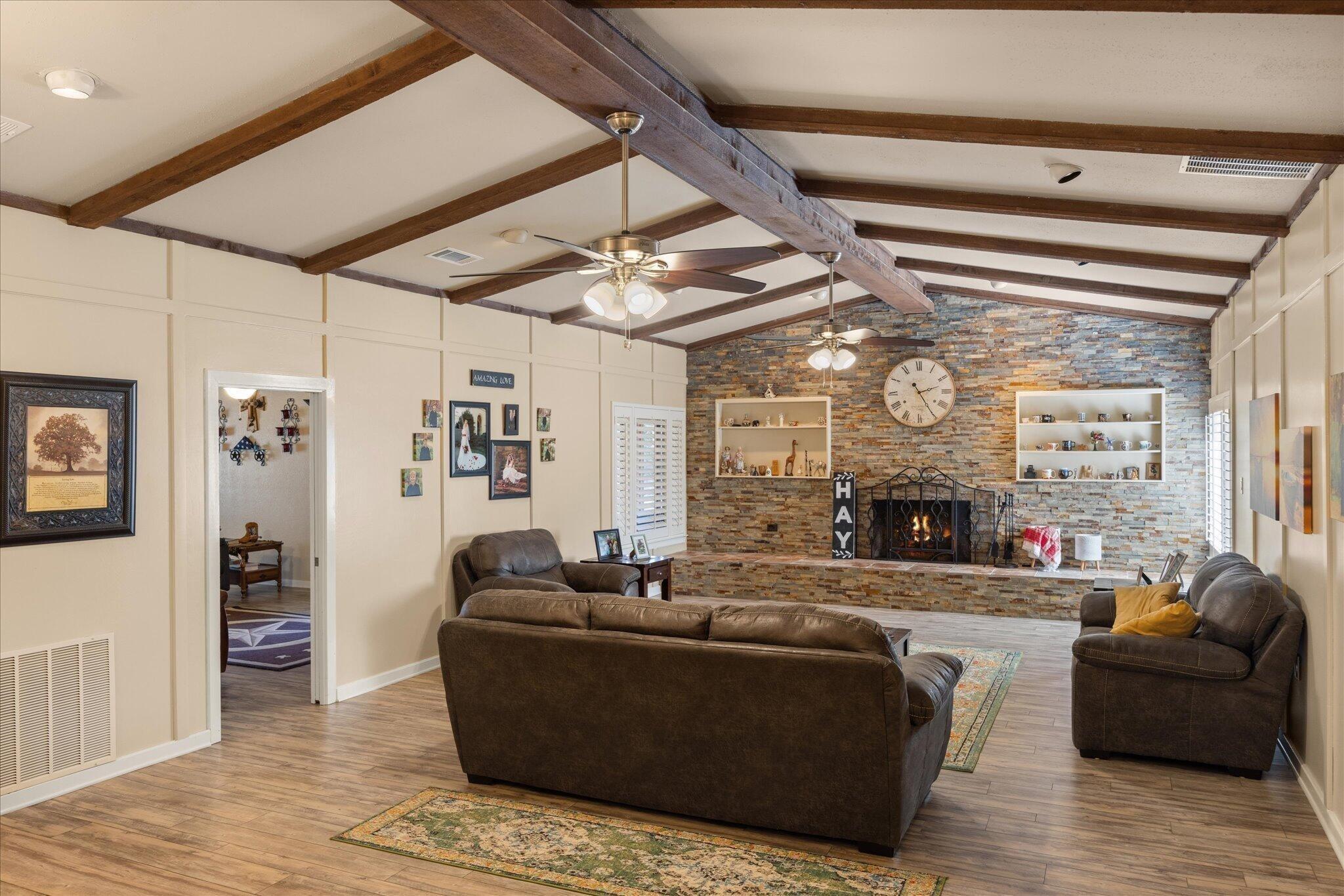 S Harbor Ct, Granbury, TX 76048