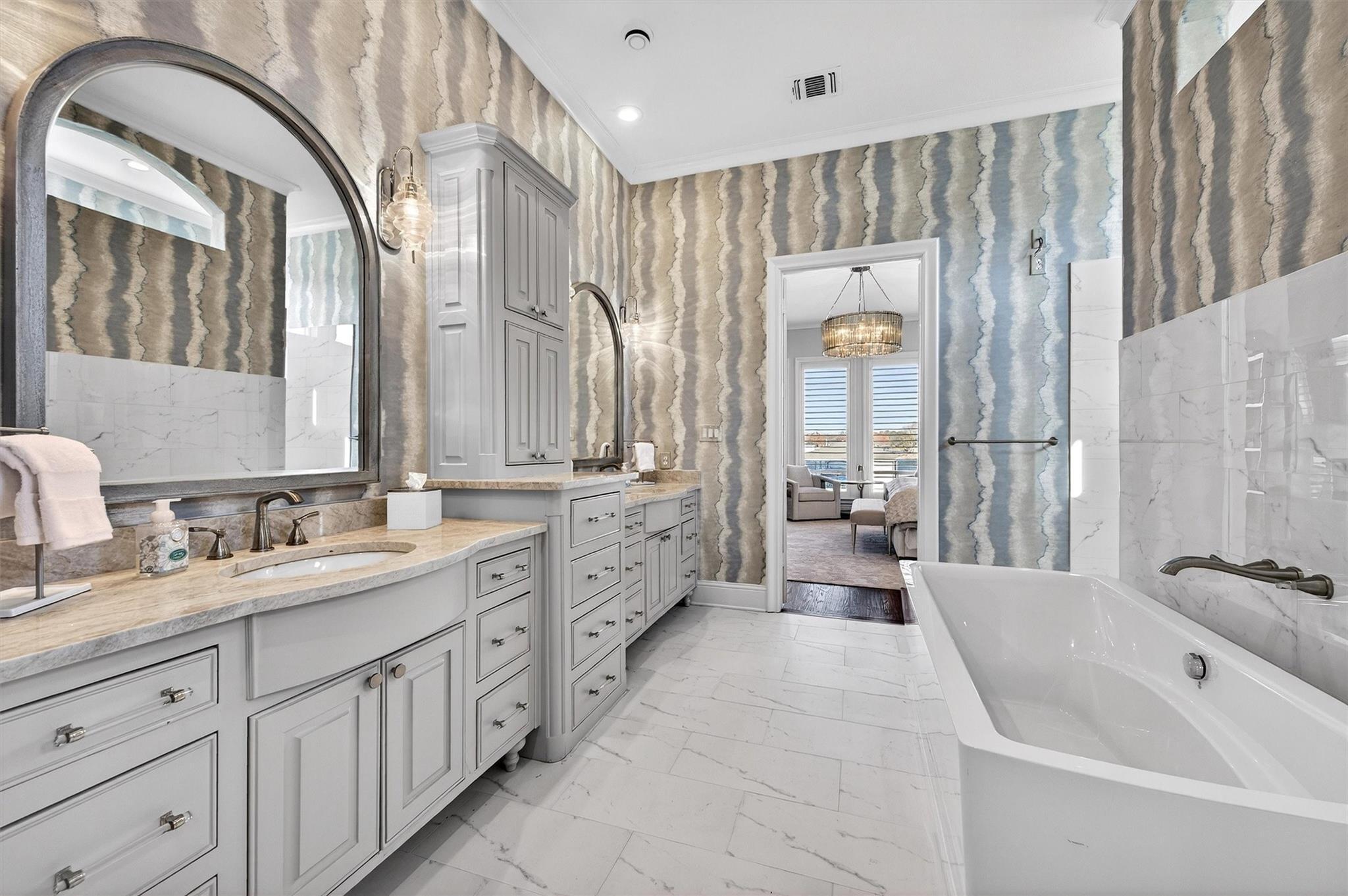 Kiowa Dr E, Gainesville, TX 76240