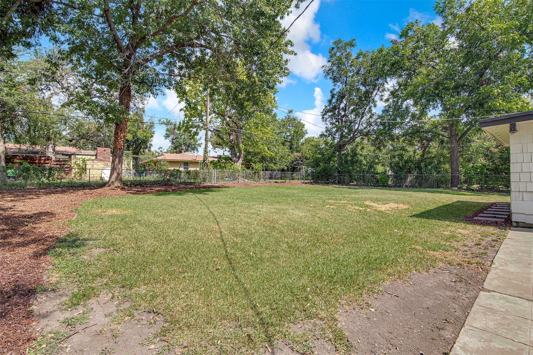 Overton Ave, Fort Worth, TX 76133