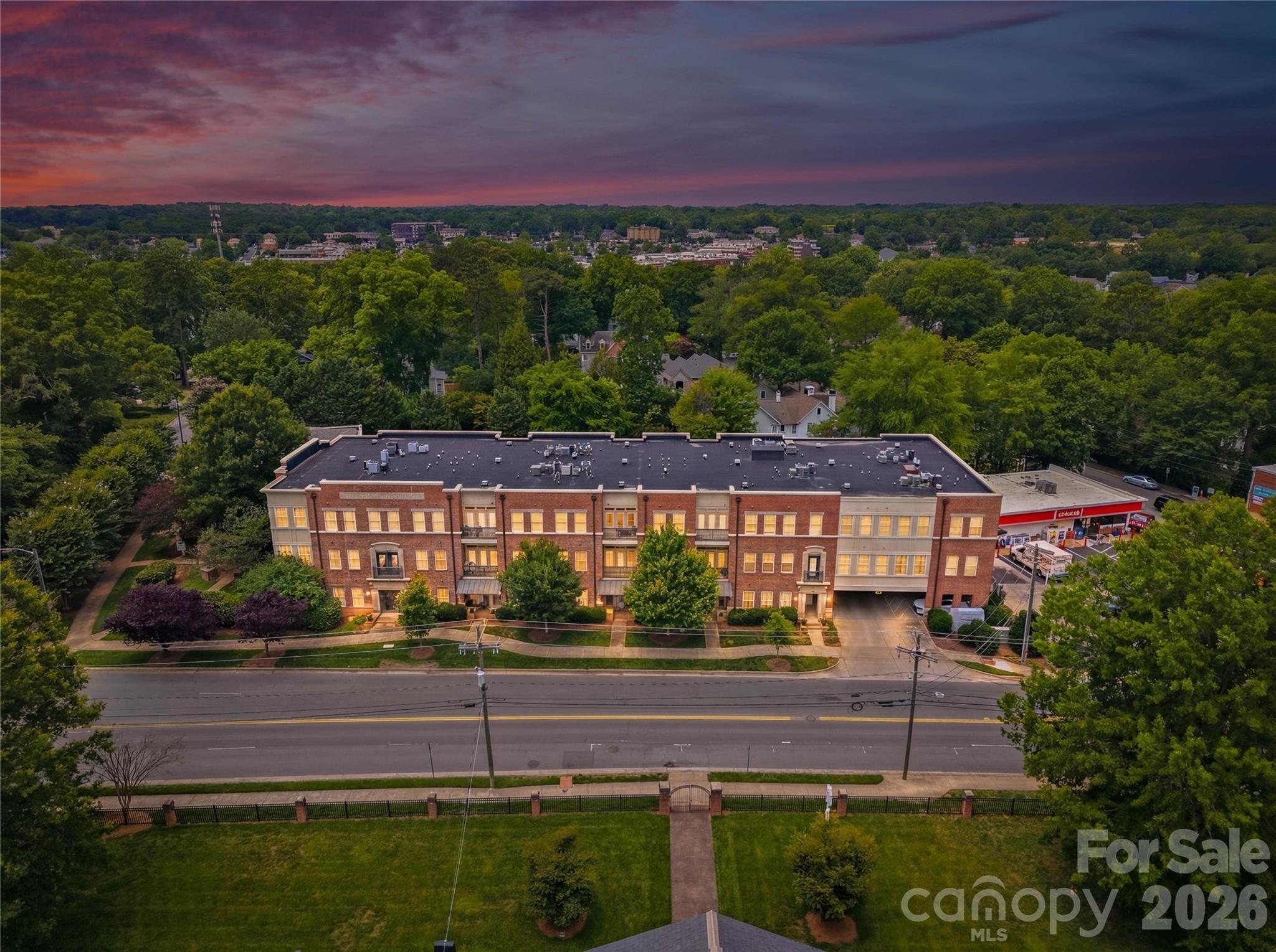 Selwyn Ave, Charlotte, NC 28209