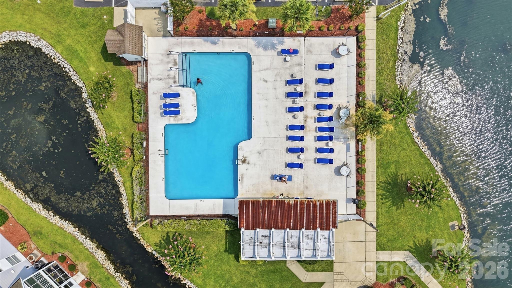 Clearwater Dr, Myrtle Beach, SC 29575