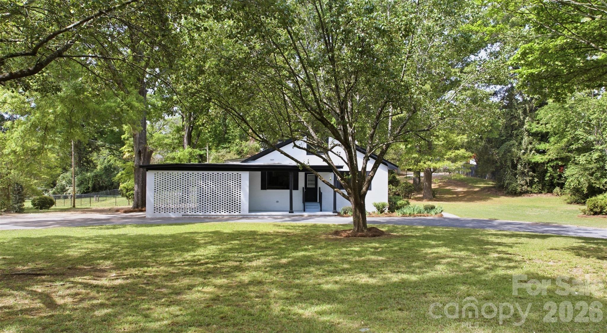Amelia St, Newberry, SC 29108