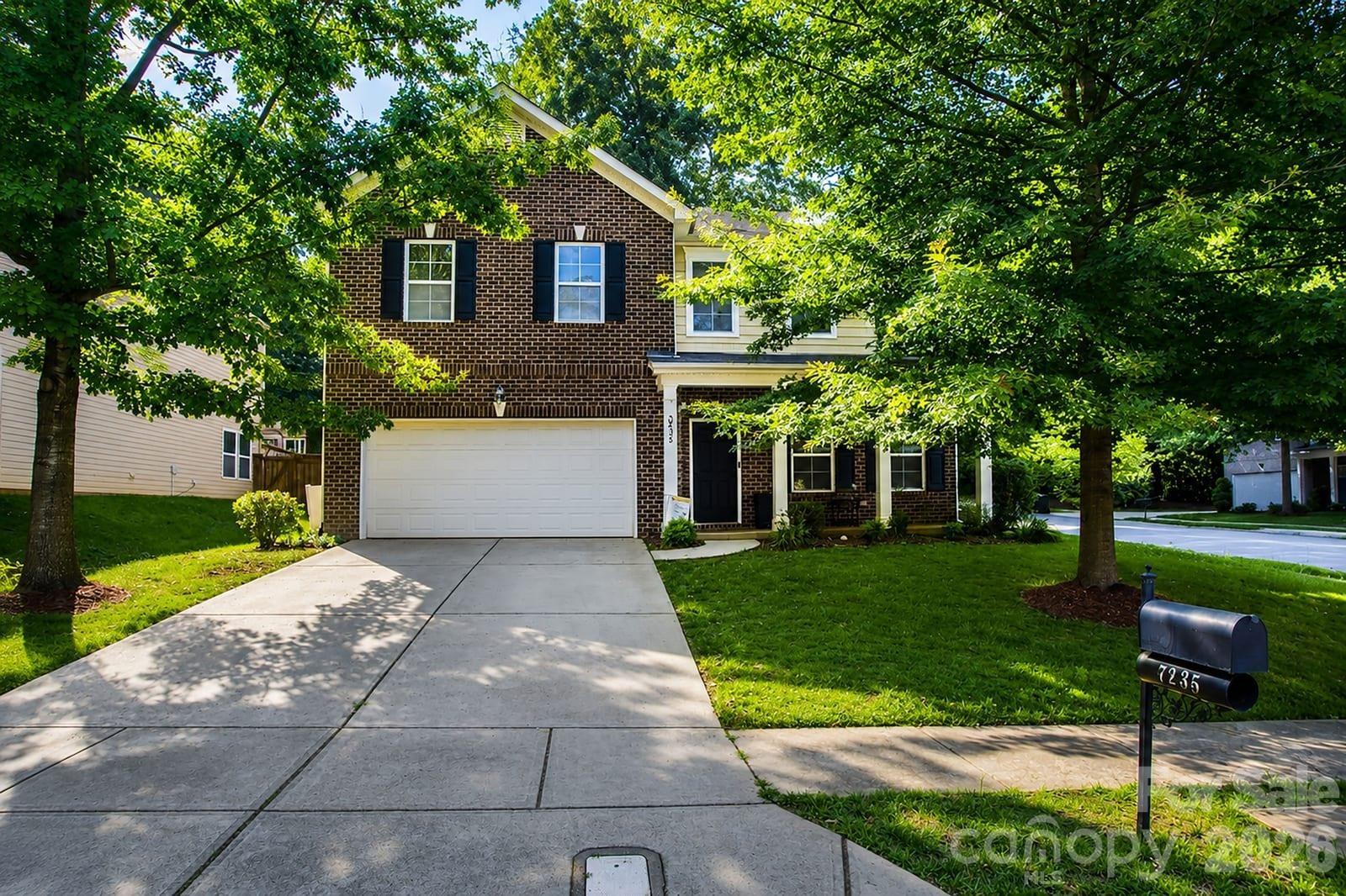 Barefoot Forest Dr, Charlotte, NC 28269