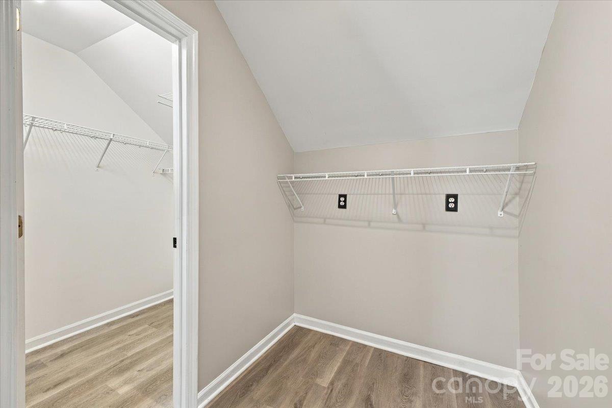 Montbrook Dr, Charlotte, NC 28214