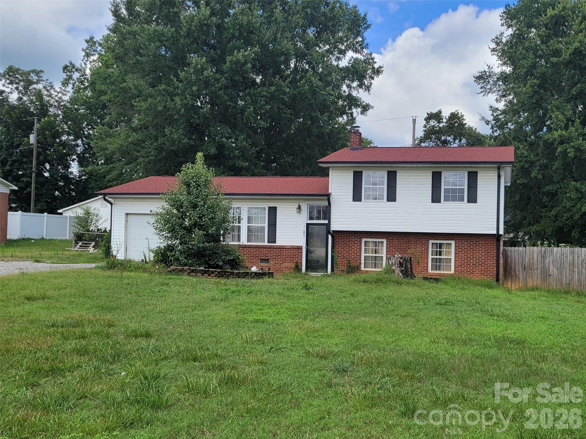 E Church St, Cherryville, NC 28021