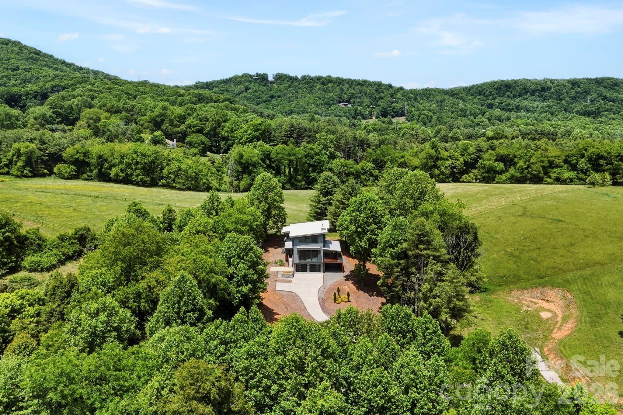 Lara Dr, Mills River, NC 28759