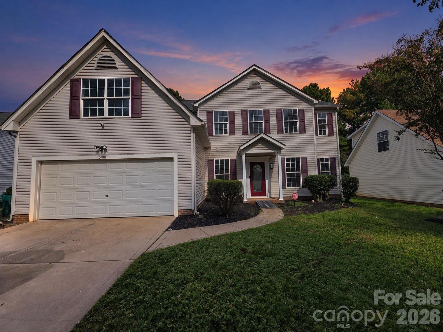 Falls Ridge Ln, Charlotte, NC 28269