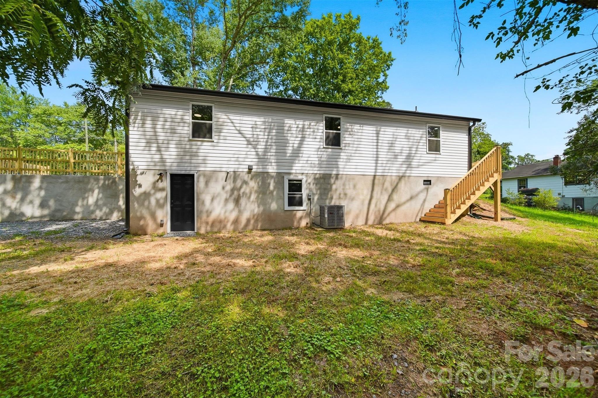 Rockyford St, Morganton, NC 28655