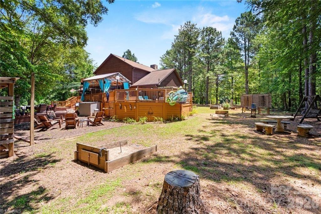 Mohegan Trl, Mocksville, NC 27028