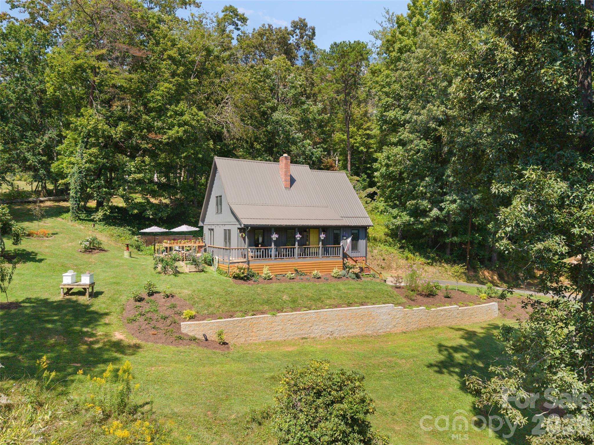 Scruggs Cir, Canton, NC 28716