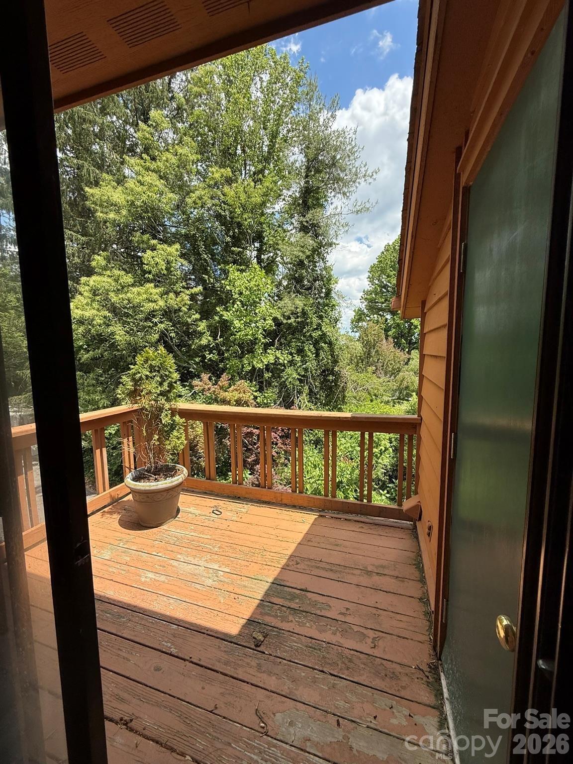 Courtwood Ln, Hendersonville, NC 28739