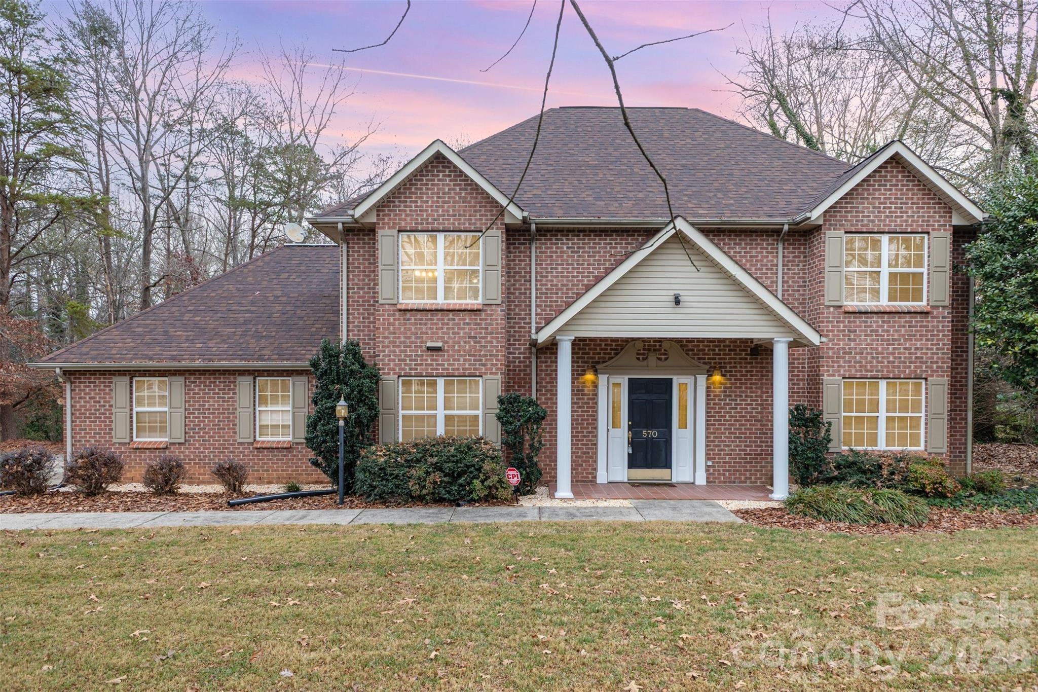 29th Avenue Dr Nw, Hickory, NC 28601