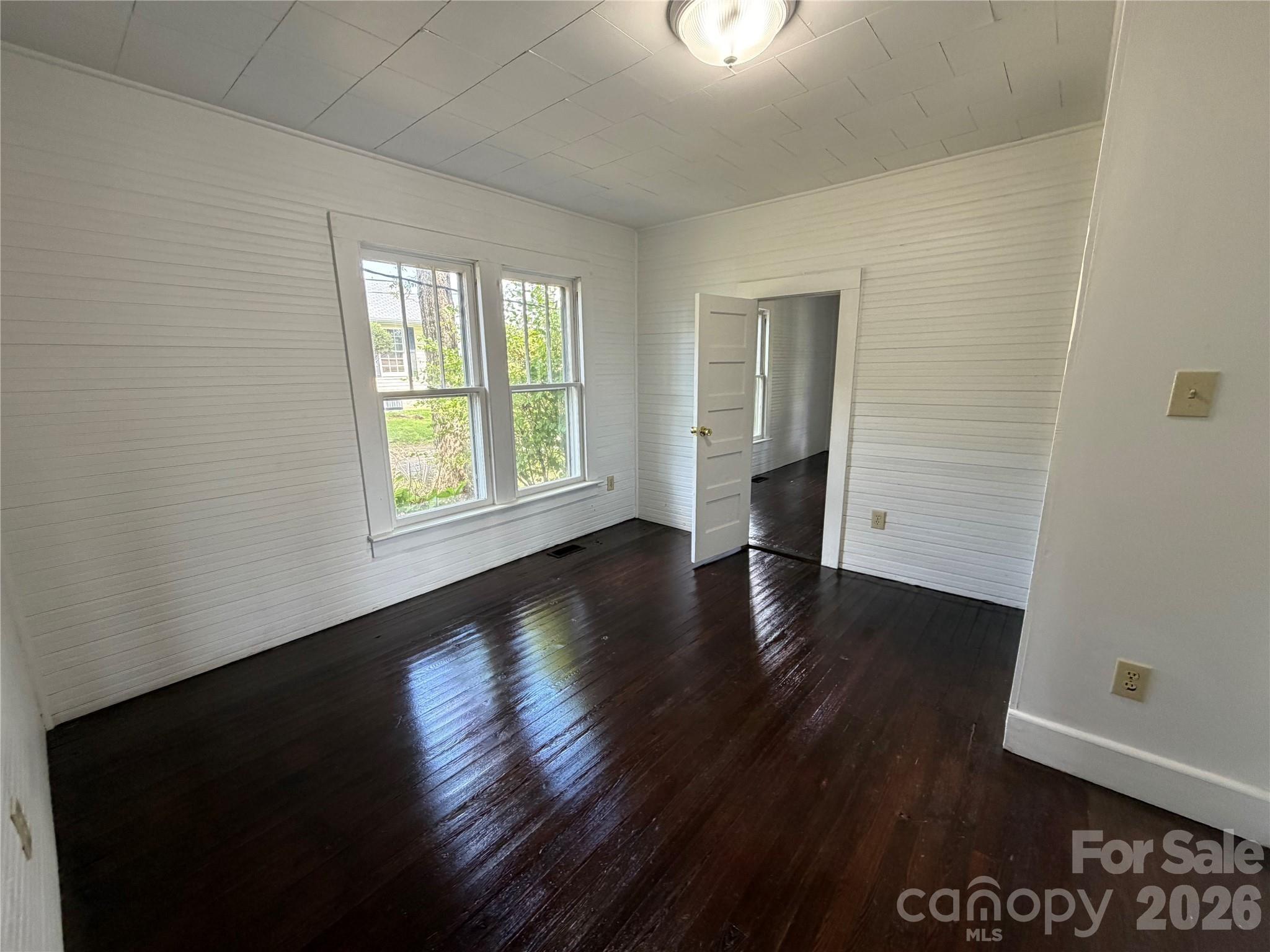 26th St Sw, Hickory, NC 28602