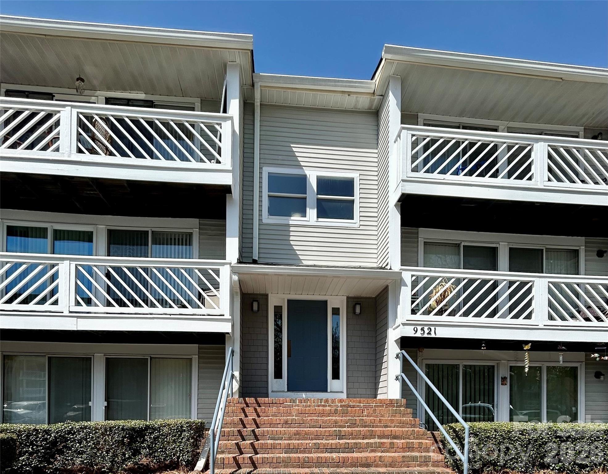 Shannon Green Dr, Charlotte, NC 28213