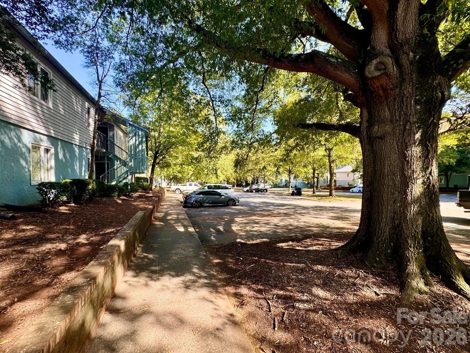 Meadowlark Ln, Charlotte, NC 28210