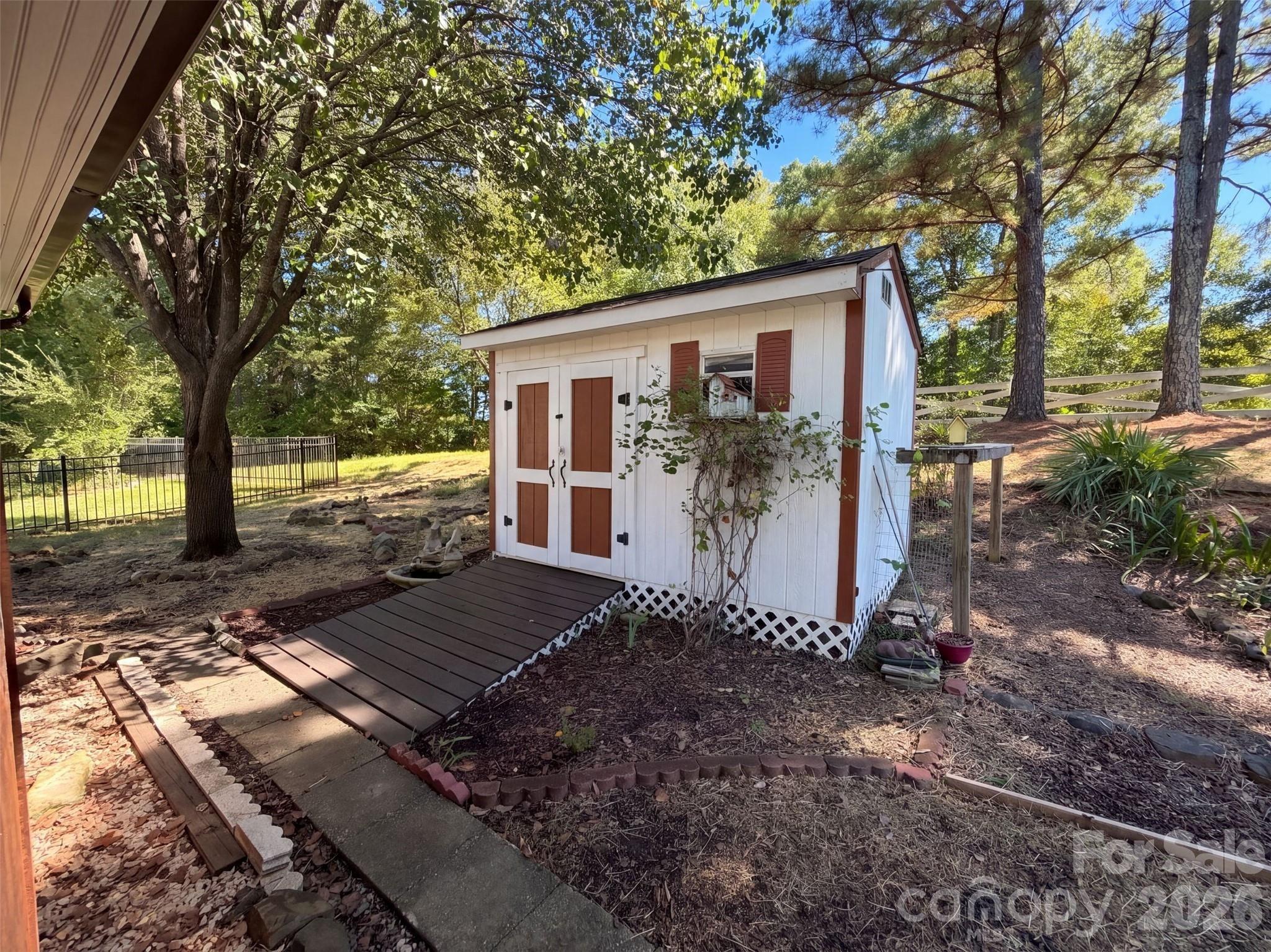 Glory Meadow Ct, Charlotte, NC 28278