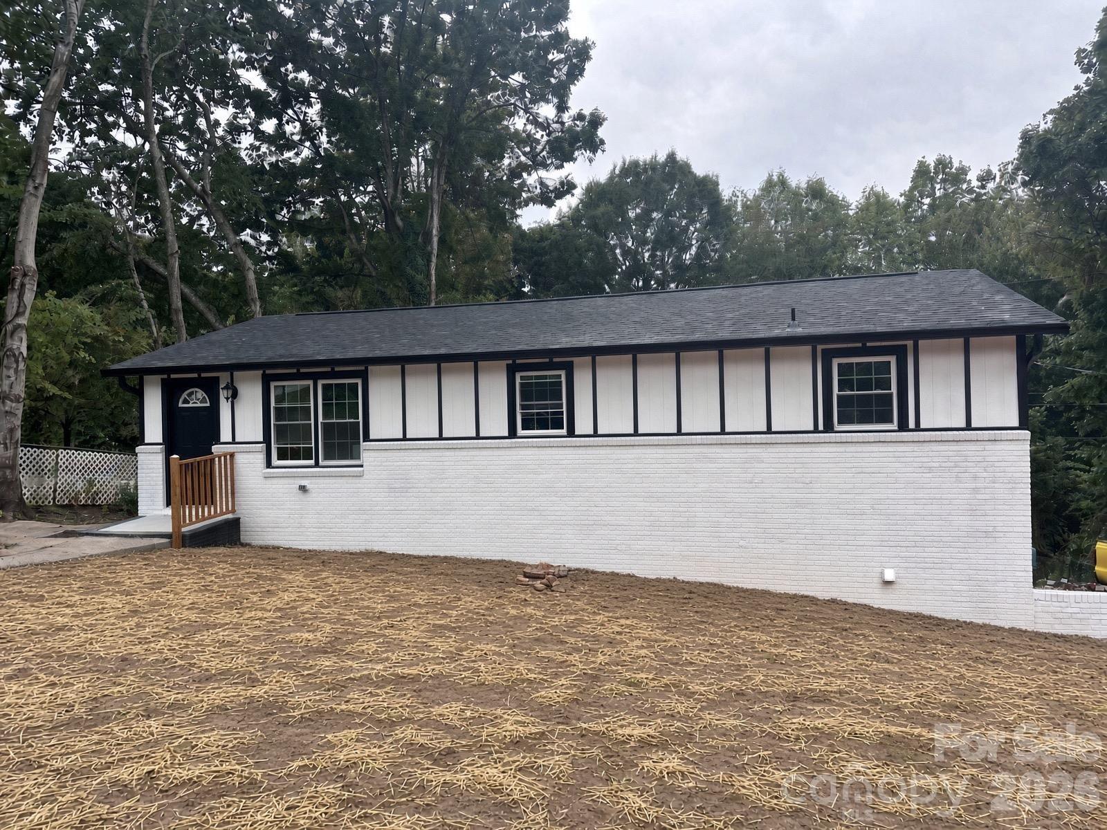 8th Ave Sw, Conover, NC 28613